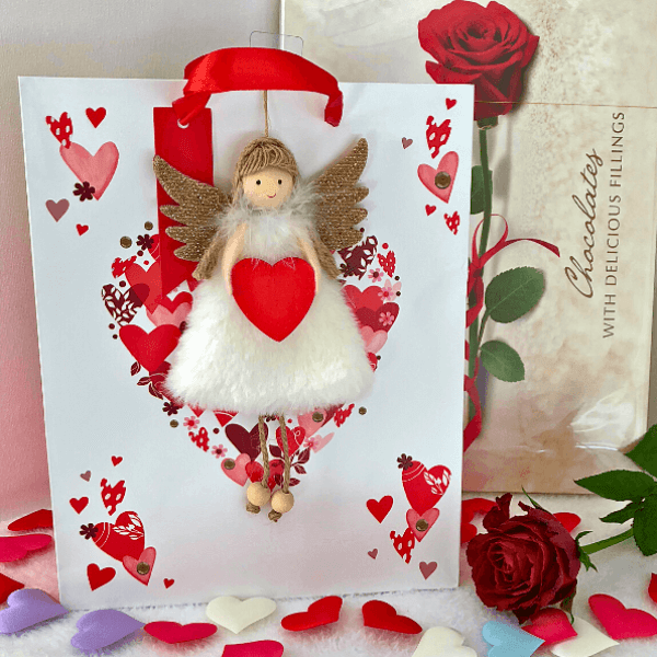 Angels  with wooden red heart for personalization