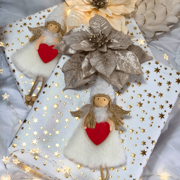 Angels  with wooden red heart for personalization