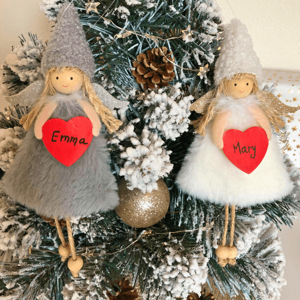 Angels  with wooden red heart for personalization